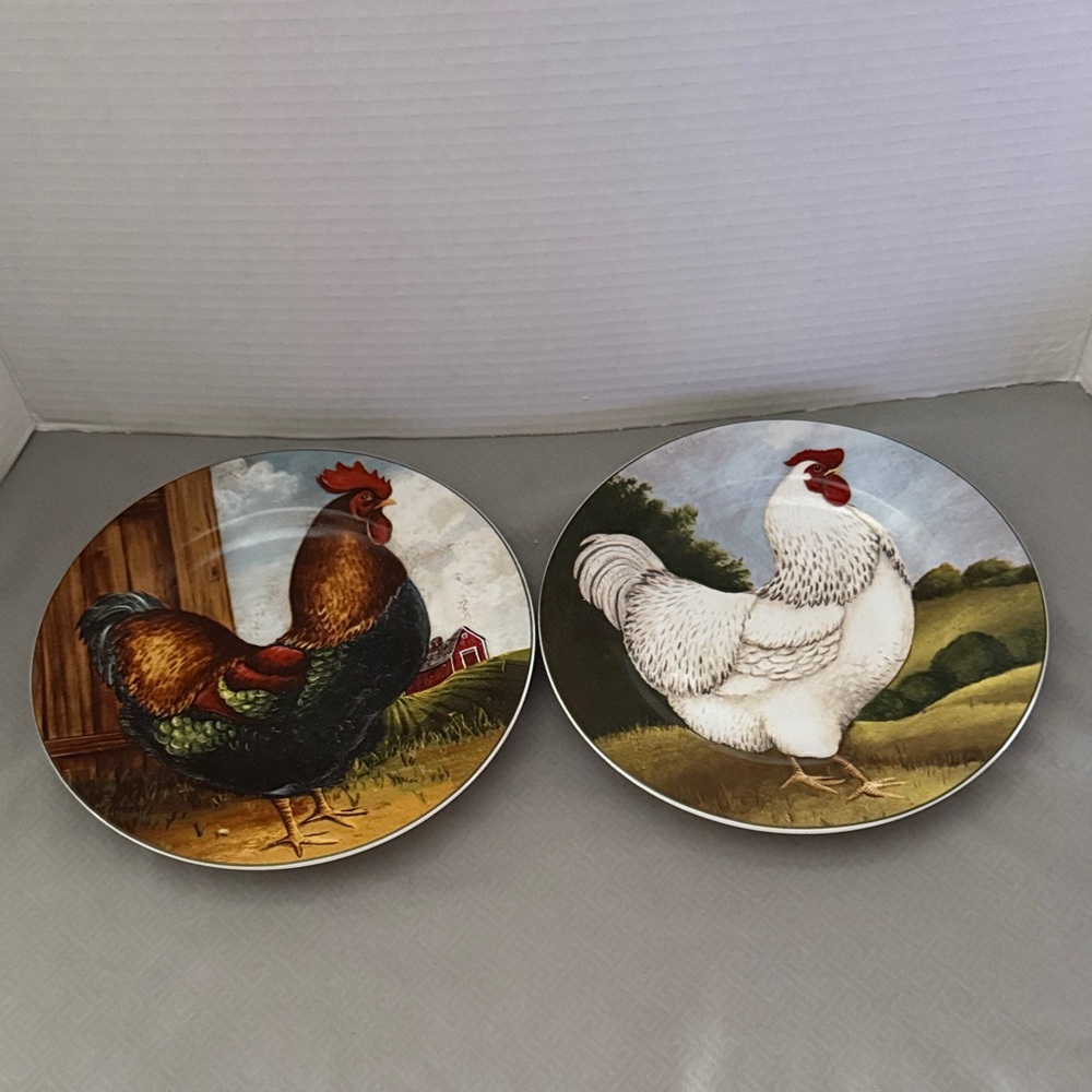Lot of 2 David Carter Brown Farmhouse Rooster & Hen Plates On The Farm Vtg 2002